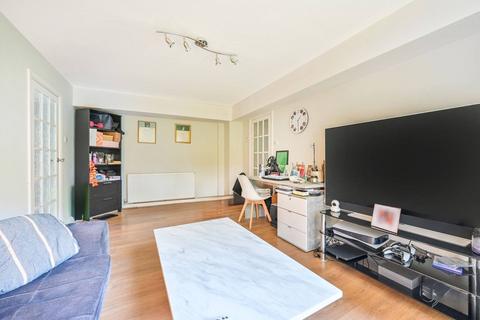 1 bedroom flat for sale, Freshborough Court, Guildford, GU1