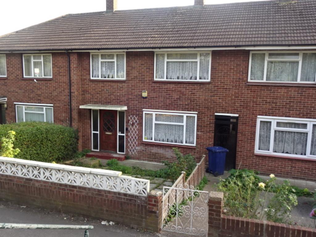 Havelock Road, Middlesex UB2 3 bed terraced house for sale £450,000
