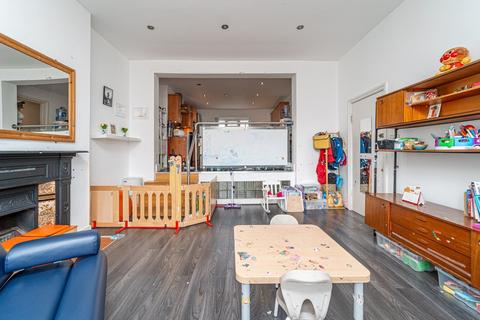 37 Womersley Road, London, N8 9AP