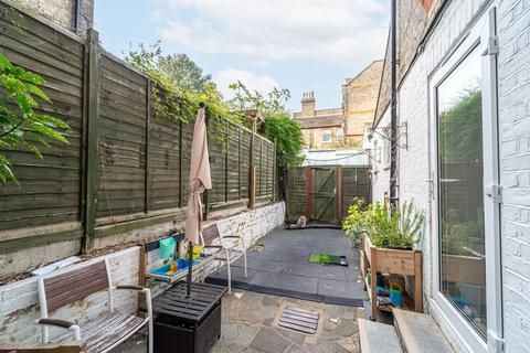 37 Womersley Road, London, N8 9AP