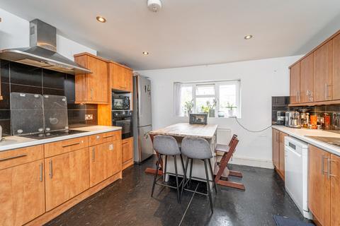 37 Womersley Road, London, N8 9AP