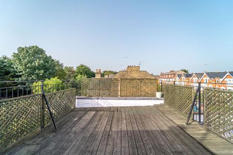 37 Womersley Road, London, N8 9AP