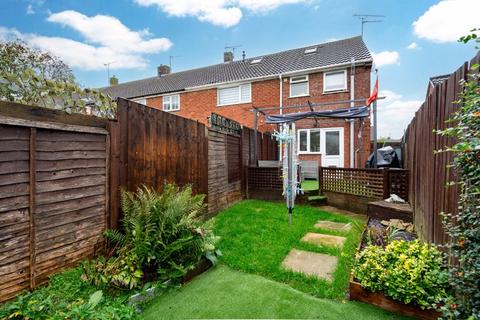 2 bedroom end of terrace house for sale, Elm Avenue, Caddington