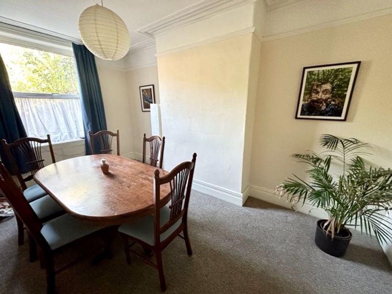 Abbey Walk South, Off Huddersfield Road, Halifax 4 bed terraced house