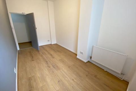 1 bedroom in a house share to rent, All Bills Included. Bedsit. Cardiff Road, Taffswell Nr Cardiff