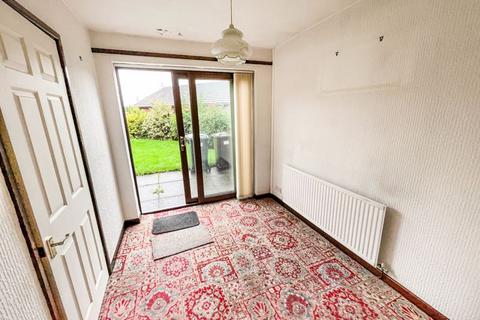 3 Halsall Close, Bury, BL9 6HN