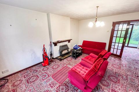 3 Halsall Close, Bury, BL9 6HN