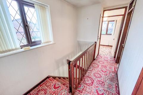 3 Halsall Close, Bury, BL9 6HN
