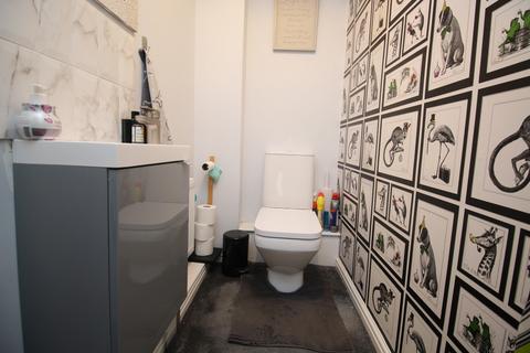 16 Barrow Syke, Bolton Upon Dearne, Rotherham, S63 8FB