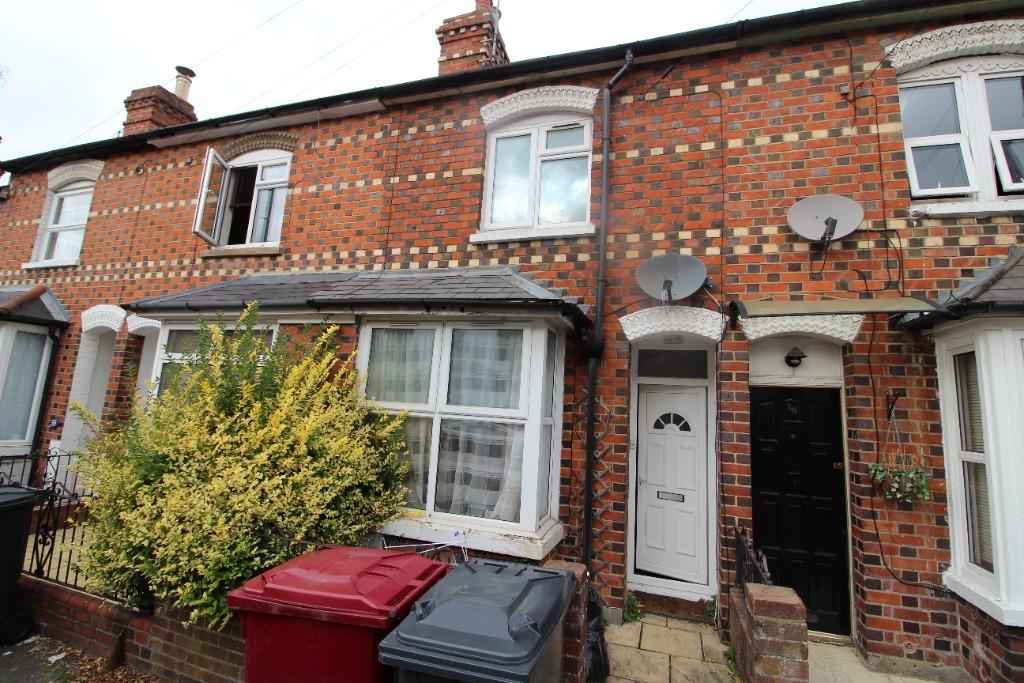 Brighton Road, Reading, RG6 6 bed house £2,700 pcm (£623 pw)