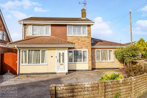 4 bedroom detached house for sale, Meadway, Benfleet