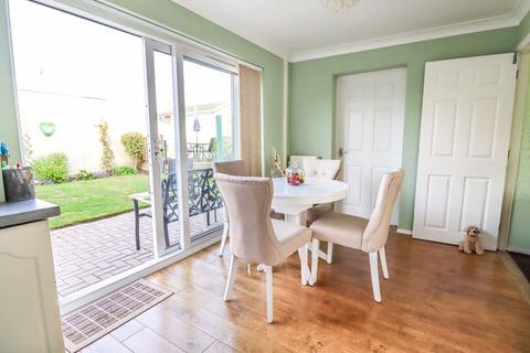 4 bedroom detached house for sale, Meadway, Benfleet