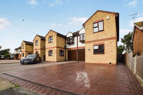 Stanford le Hope - 3 bedroom semi-detached house for sale