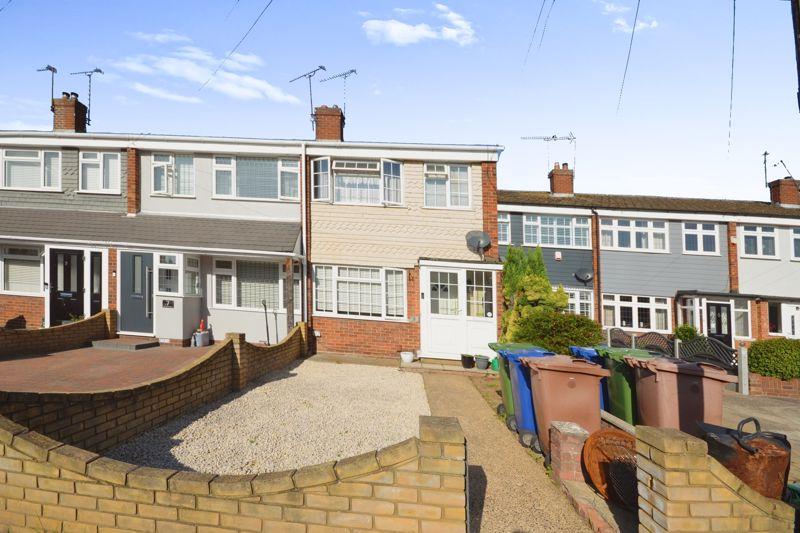 Pelham Place, StanfordLeHope 3 bed end of terrace house £350,000
