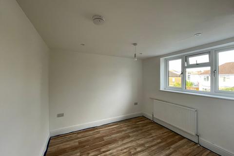 1 bedroom in a house share to rent - Conway Road, Feltham, TW13