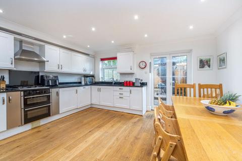 4 bedroom terraced house for sale, Heatherdale Close, Kingston Upon Thames, KT2 7SU