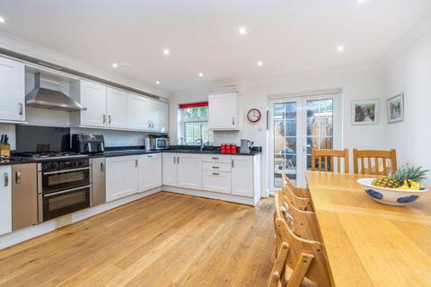 20 Heatherdale Close, Kingston Upon Thames, KT2 7SU
