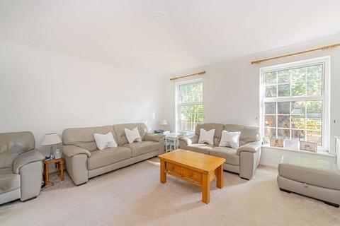 20 Heatherdale Close, Kingston Upon Thames, KT2 7SU