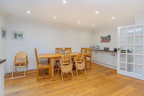 20 Heatherdale Close, Kingston Upon Thames, KT2 7SU