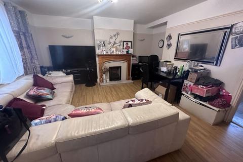 3 bedroom terraced house for sale - Well Lane Gardens, Bootle