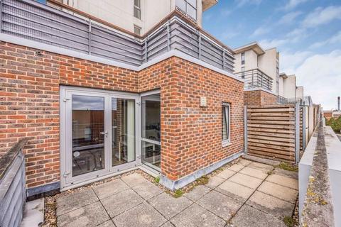 2 bedroom flat for sale, Cross Street, Portsmouth