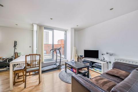 2 bedroom flat for sale, Cross Street, Portsmouth