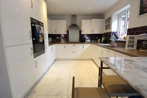 5 bedroom detached house for sale, Prince Georges Drive, Sandy