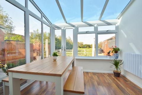 7 Barley Close, Lewknor, Watlington, OX49 5UA