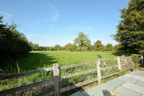 7 Barley Close, Lewknor, Watlington, OX49 5UA