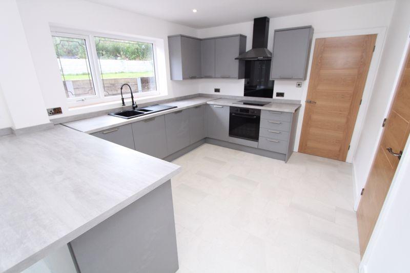 Ashton Park Drive, Brierley Hill DY5 4 bed detached house £1,600 pcm