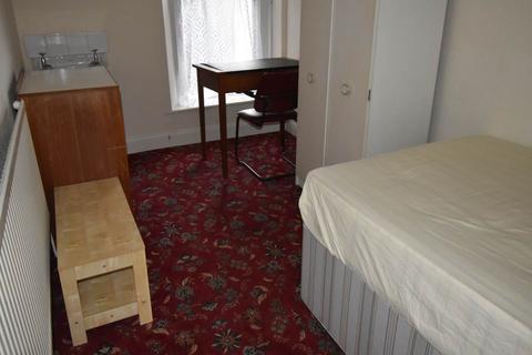 4 bedroom flat to rent, Eaton Crescent, Uplands, , Swansea