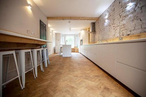 10 bedroom terraced house to rent - Ladybarn Lane, Manchester, M14 6NQ