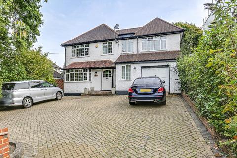 6 bedroom detached house to rent, Arkwright Road, Sanderstead, CR2 0LL