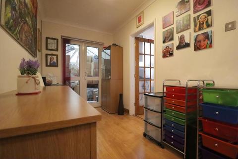 71 Sunningdale, Luton, LU2 7TF