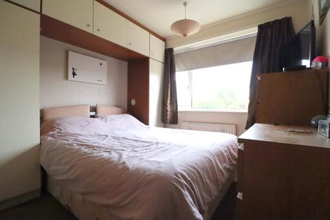71 Sunningdale, Luton, LU2 7TF