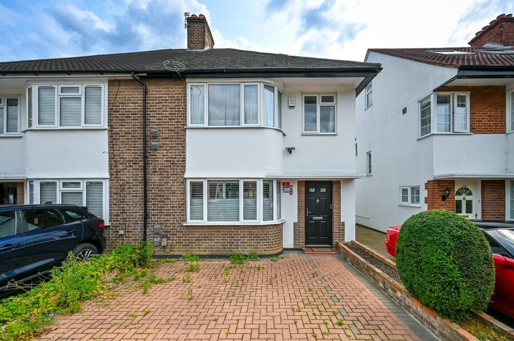 Twickenham Road, Isleworth, TW7 3 bed house for sale £740,000