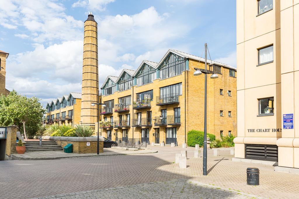 Beacon House, Isle of Dogs E14 1 bed flat £290,000