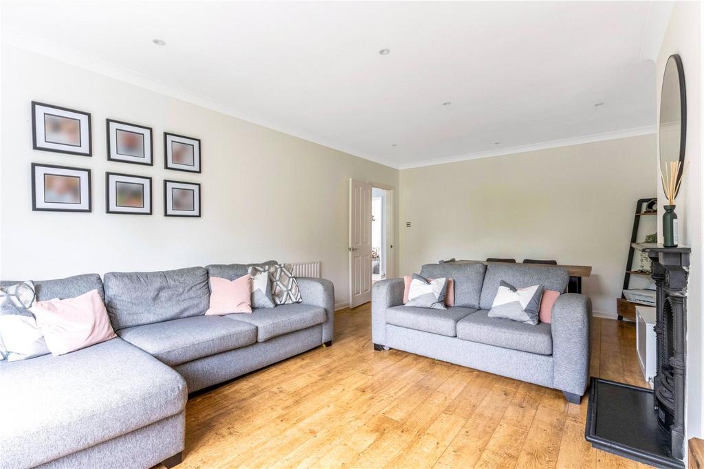 Wanstead Close, Bromley, BR1 2 bed £400,000