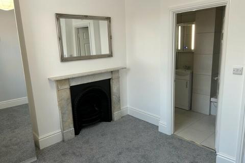 2 bedroom flat to rent, REF: 10913 | Billing Road | Northampton | NN5A