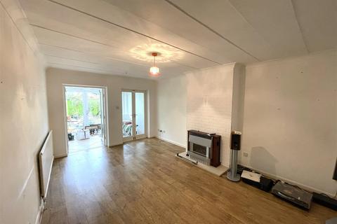 2 bedroom end of terrace house for sale, Foundry Road, Stamford