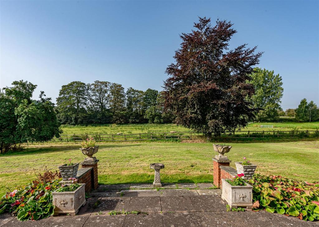 Meadow Farm-gdn1.jpg