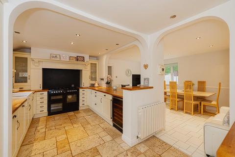 Copleigh Lodge Copleigh Drive, Kingswood, Tadworth, KT20 6BJ