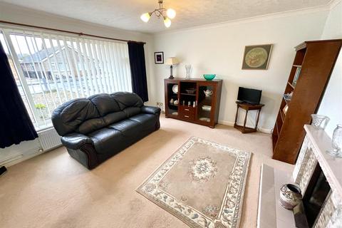 2 bedroom semi-detached bungalow for sale - Churchill Drive, Spalding