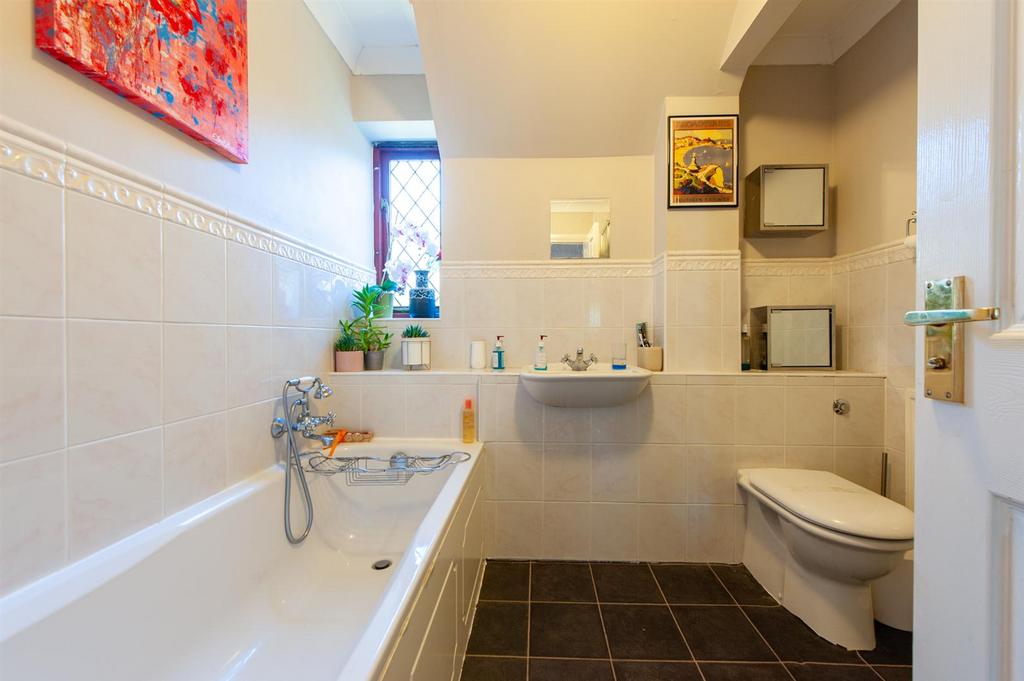 Bathroom.jpg