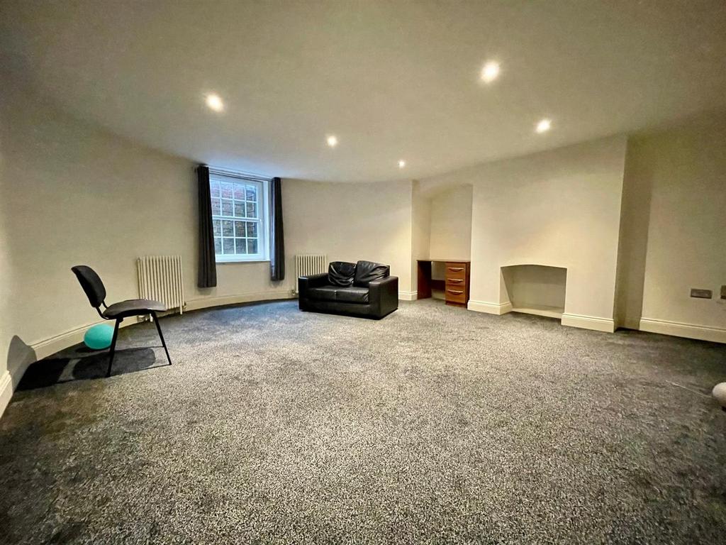Lounge basement flat 1 10 New Street.jpg