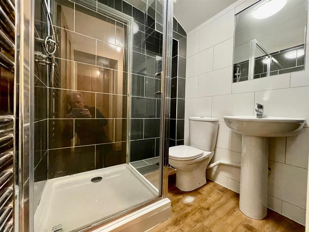 En-suite shower room