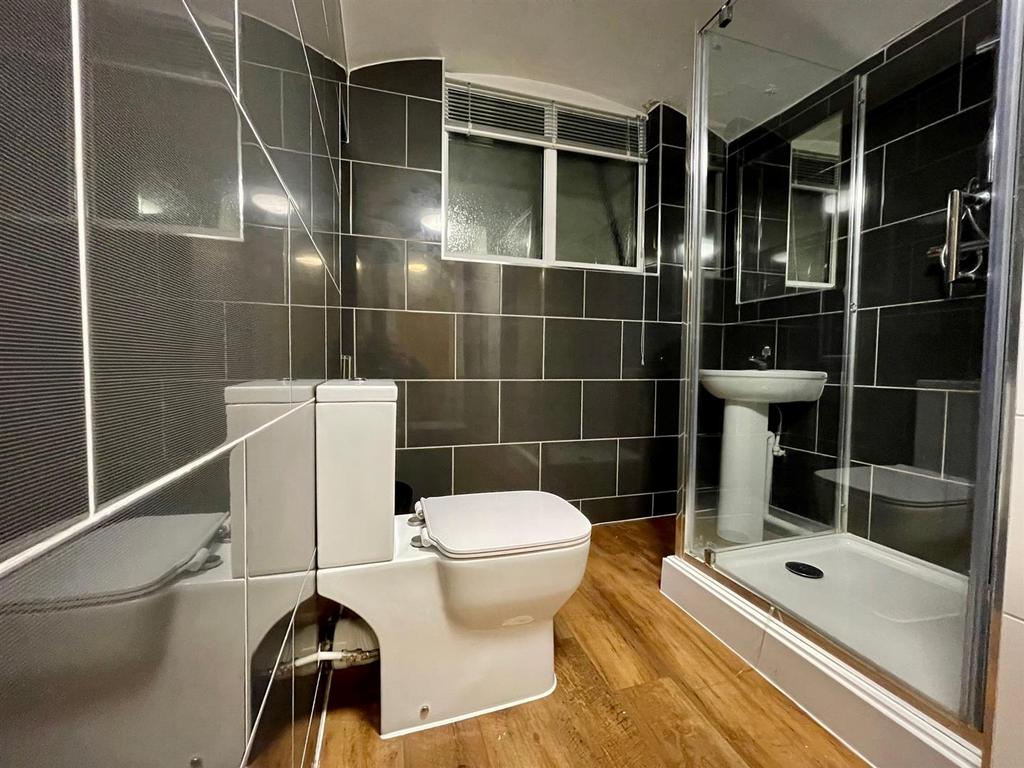 En-suite shower room