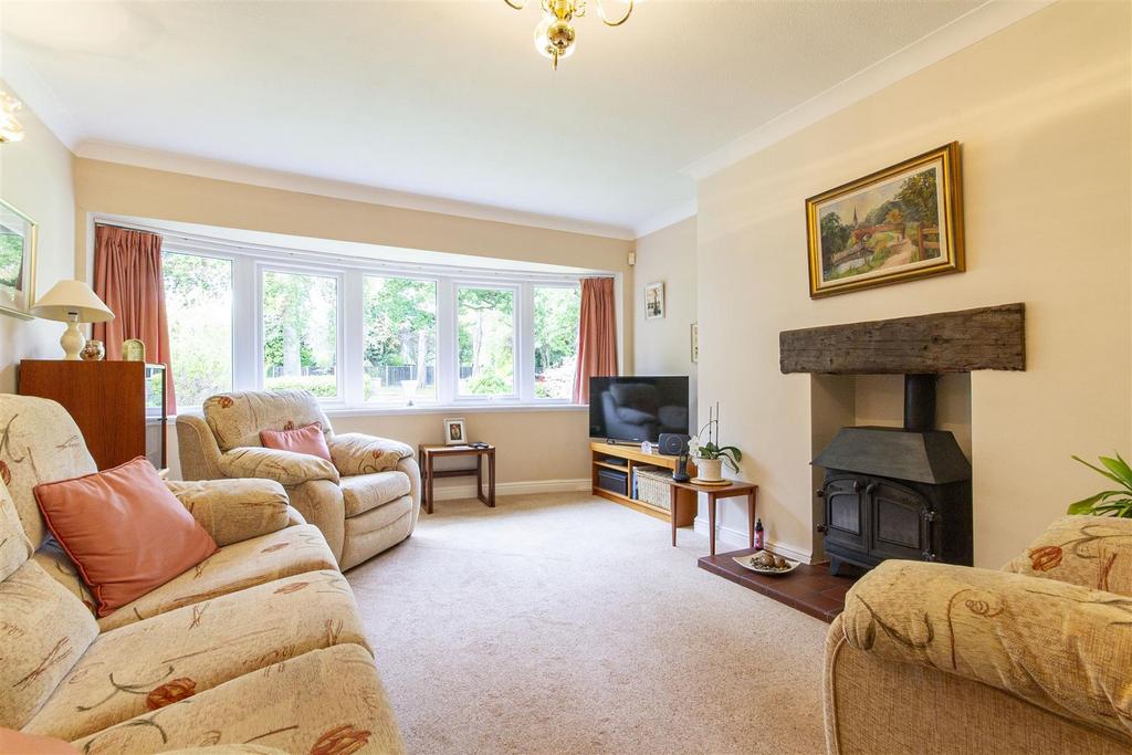 Somersall Lane, Somersall, Chesterfield 3 bed detached bungalow for