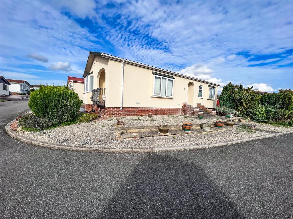 Northfield Park, Upper Cornaway Lane, Portchester 2 bed bungalow for