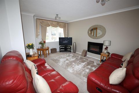 43 Ravenswood Hill, Coleshill, Birmingham, B46 1BN